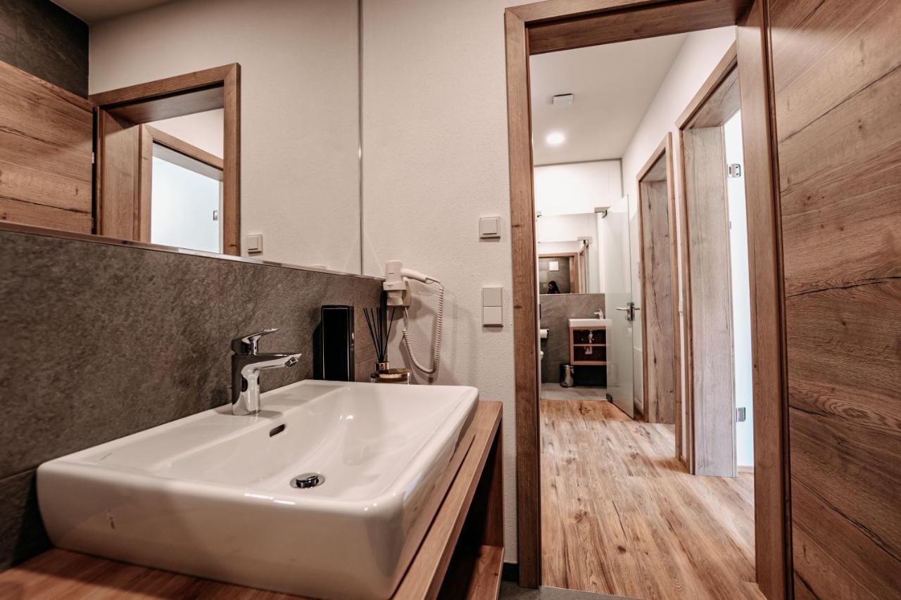 Tanners Chalet Apartments อัลเทนมาร์คท์ อิม พองเงา ภายนอก รูปภาพ