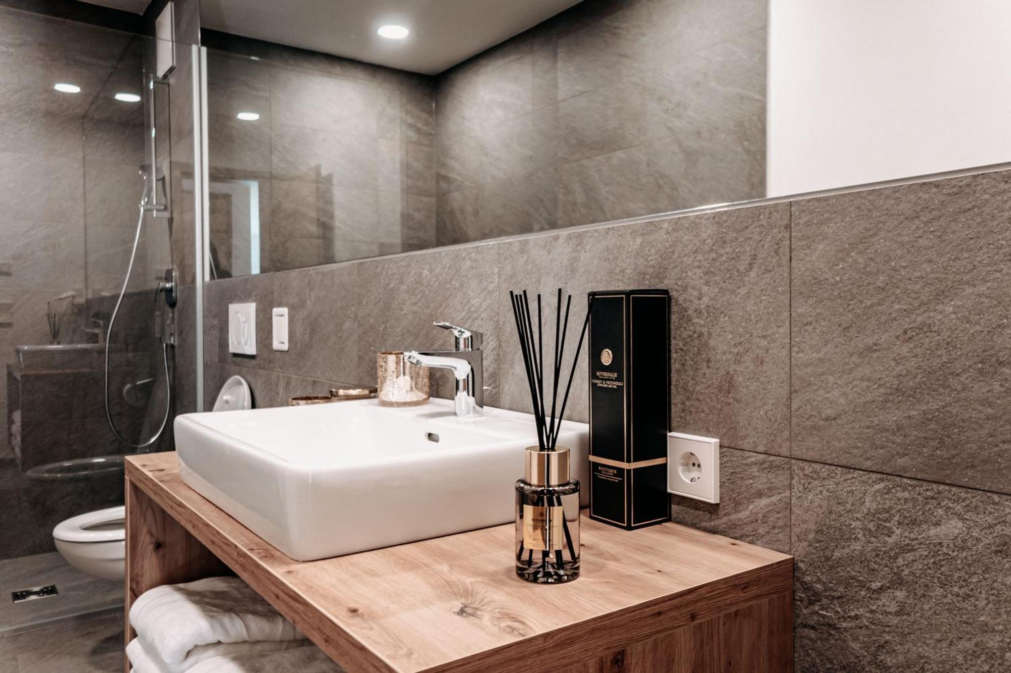 Tanners Chalet Apartments อัลเทนมาร์คท์ อิม พองเงา ภายนอก รูปภาพ